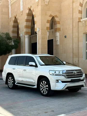 Toyota Land Cruiser VXR 2018 GCC Specs