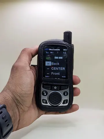 Vintage SkyCaddie SG5 Golf Course GPS handheld rangefinder.