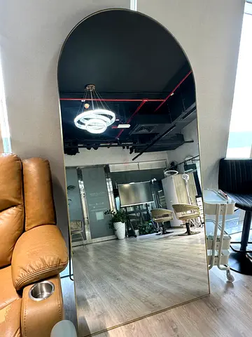 ✨ EXTRA LARGE LUXURY SALON MIRROR | ELEGANT GOLD FRAME | AED 350 ✨