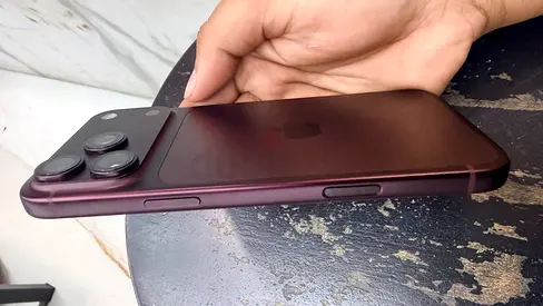 iPhone 18 pro max burgundy color