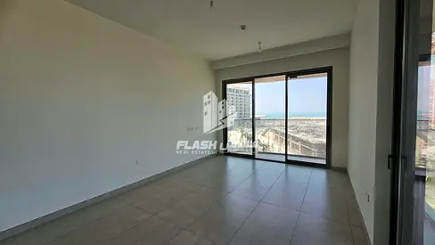 Ready to move in I Beach access I Brand new