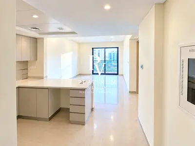 HIGH FLOOR | Move-In Ready | Balcony | 1 Parking