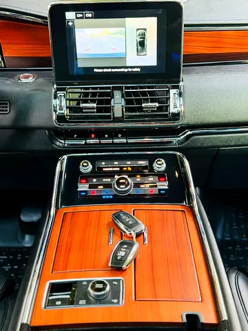 2018 Lincoln NAVIGATOR — миниатюра 18