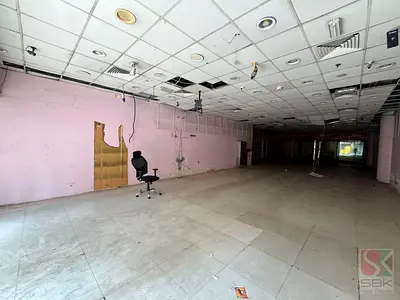 Road Facing | Prime Location | Spacious