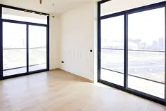 Largest 1BR in Luna | Closed Kitchen | Huge L-Balcony
