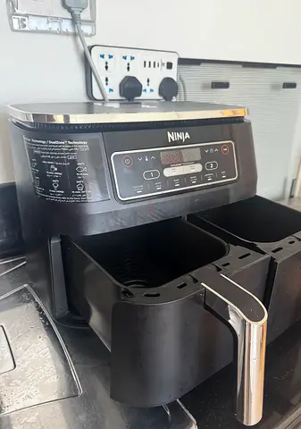 Ninja Dual Zone Air Fryer AF300ME 7.6L