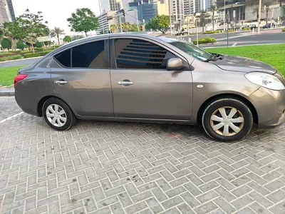 2014 Nissan SUNNY photo 1