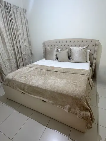 King-size upholstered storage bed with headboard (beige) - 180x200