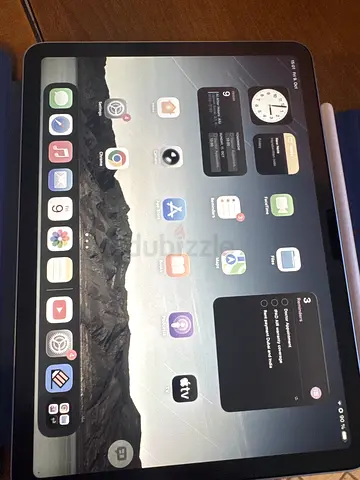 IPad Air 11 inch M2 (WIFI) in good condition with Apple Pencil
