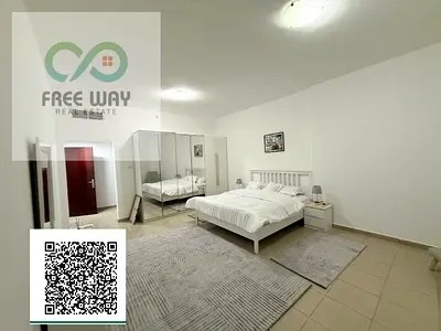 Large space, 2 bathrooms (master bedroom), and a separate kitchen.. very lively area, clean towers