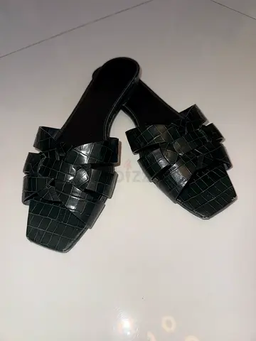 SAINT LAURENT: Tribute Flat Sandals in Croc-embossed Shiny Leather | Size: 40