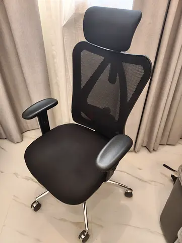 SIHOO M18 - Ergonomic Black Mesh Office Chair with Headrest and Adjustable Armrests