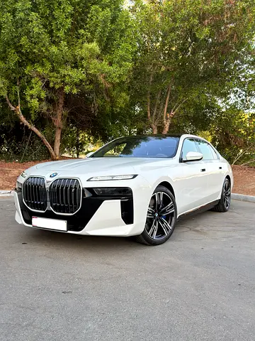 BMW i7 xDrive60 M Sport - 6 Years Free Service - 5 Years Warranty - GCC Specs