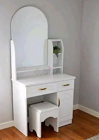 Upgrade your bedroom with this beautiful, modern white dressing table!