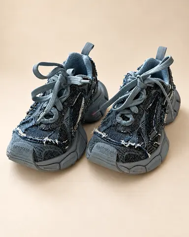 Balenciaga Sneakers – Like New