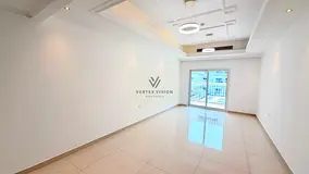DIRECT ACCESS TO POOL l VACANT l 1 MONTH FREE