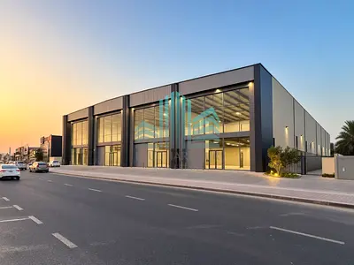 UMM SUQEIM ROAD FACING | HUGE PREMIUM WAREHOUSE WITH EXCELLENT VISIBILITY