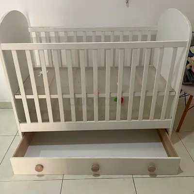 Baby crib