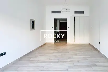 Stylish | Vacant | Prime Location