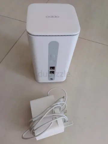 5G sim OPPO Wi-Fi Router / with Power Adapter - Excellent Condition