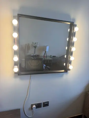 Light & mirror