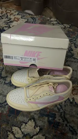 Nike air jordan 1 low-top sneakers, size usa 9, white with pastel pink accents
