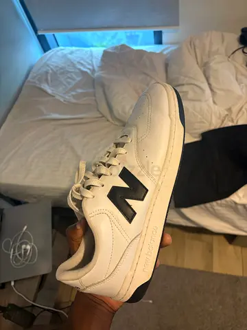 White New Balance casual sneakers - men's size (pre-owned)
