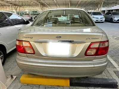 2002 Nissan SUNNY 照片 8
