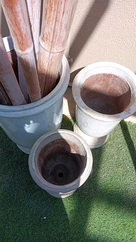 Set of 3 outdoor exclusive clay planters — neutral finish, good condition