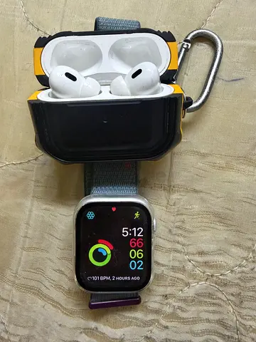 Apple Watch Series 9with AirPods Pro 2 (with protective case and band) - Used