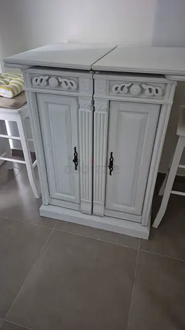 BAR TABLE WITH CHAIRS FOR SALE