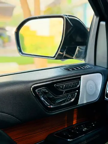 2018 Lincoln NAVIGATOR — миниатюра 17