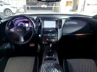 2018 Infiniti QX70 — миниатюра 10