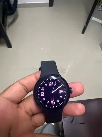 Google pixel watch 2 Used round touchscreen smartwatch with silicone strap