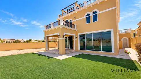 4 BED | HUGE 8,851 SQ FT CORNER PLOT | UPGRADED