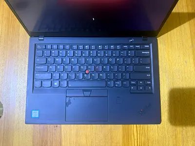 X1 carbon i7 8th Gen 16GB 512GB