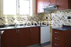 Large | Closed kitchen |Store room | Vacant