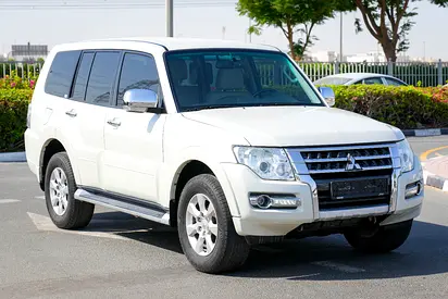 MITSUBISHI PAJERO GLS 2017!! GCC SPECS