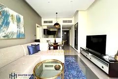 Spacious 1BR | Bay Square View | Walk to Downtown!