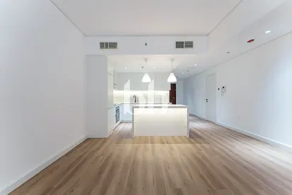 Modern 1 Bed | Fully Upgraded | Low Floor