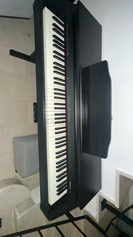 Piano Roland Rp30