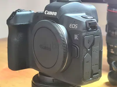 Canon EOS R Full-Frame Camera + 5 Lenses + Gimbal + Yongnuo Flash