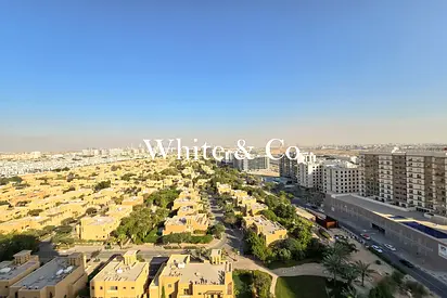 Motivated Seller | Vacant | Villa Views