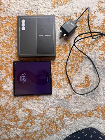 SAMSUNG FOLD 8 ULTRA 512 GB RED COLOUR