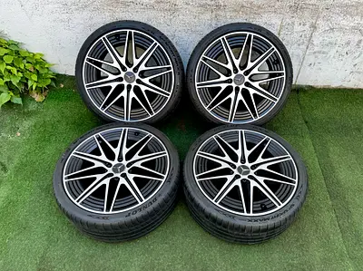 Original Mercedes Benz AMG 20” with Dunlop tyres