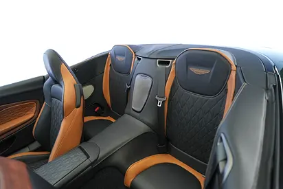 2024 Aston Martin DB12 照片 10