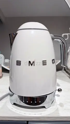 SMEG Electric Kettle - White, 1.7L (Good condition)