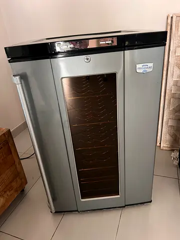 Frigidaire drink Fridge