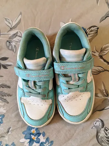 Few times used Original Leather Champion kids sneackers size 28 for around 3-5 years old in perfect