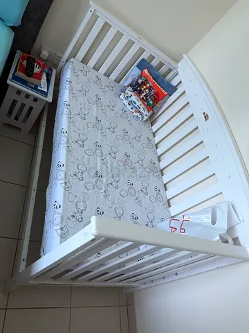 Baby crib. Age 0-6. Excellent shape.